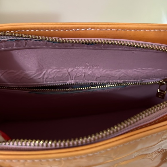 Louis Vuitton Houston Vernis - Picture 7 of 17